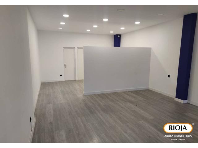 Local reformado en Avenida Santiago photo 0