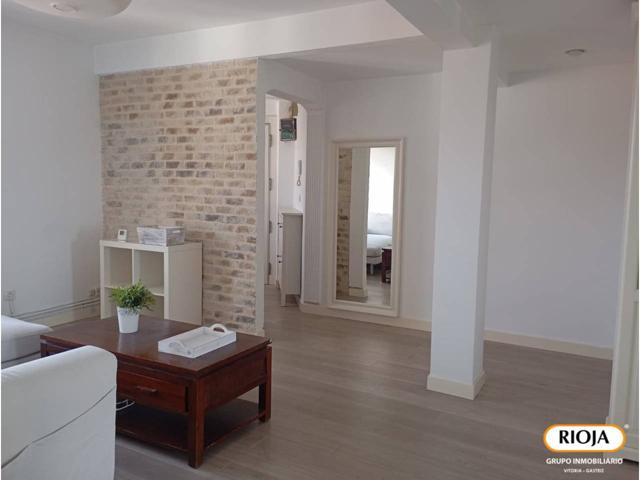 Piso al lado del Hospital Santiago totalmente reformado photo 0