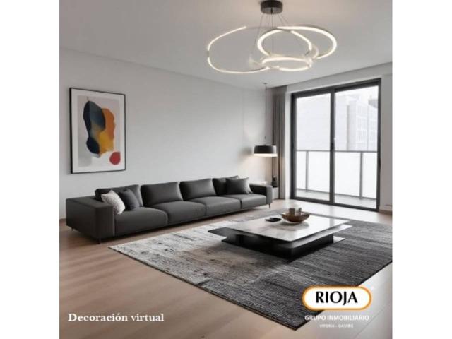 Piso reformado con terraza en Zabalgana photo 0