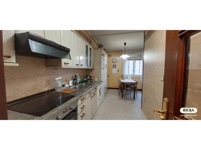 Piso en Zaramaga de 3 habitaciones y terraza cerrada photo 0