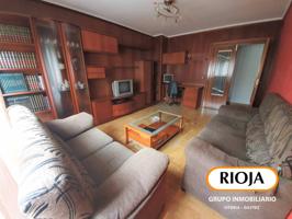 Piso con amplitud muy cerca del centro con 3 habitaciones photo 0