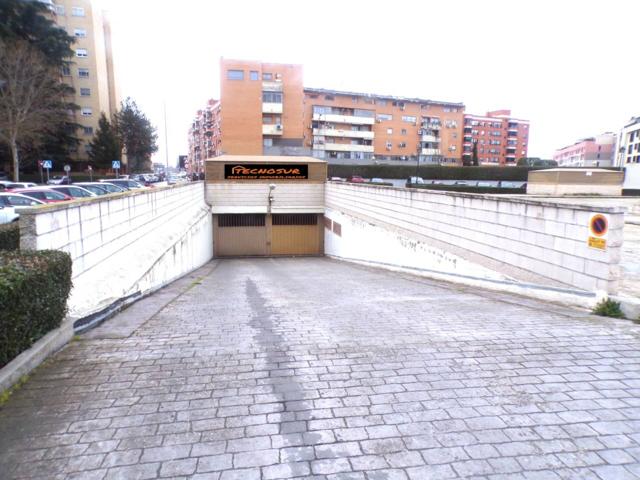 PLAZA DE GARAJE EN CALLE ARROYOMOLINOS- BARRIO DE EL ARROYO- FUENLABRADA photo 0