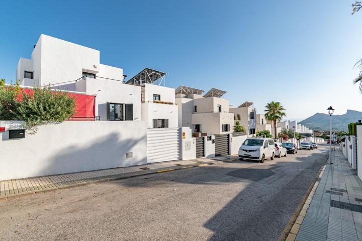 ESPECTACULAR CHALET EN VENTA EN ALBOLOTE photo 0