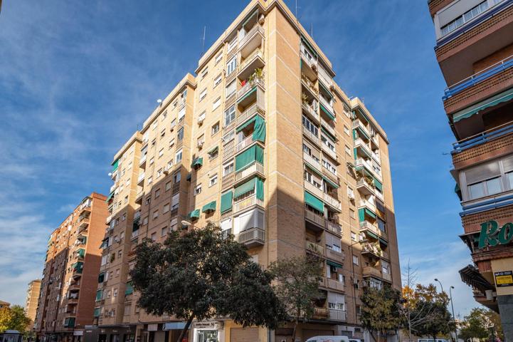 Piso en Vergeles, junto parada de metro. photo 0