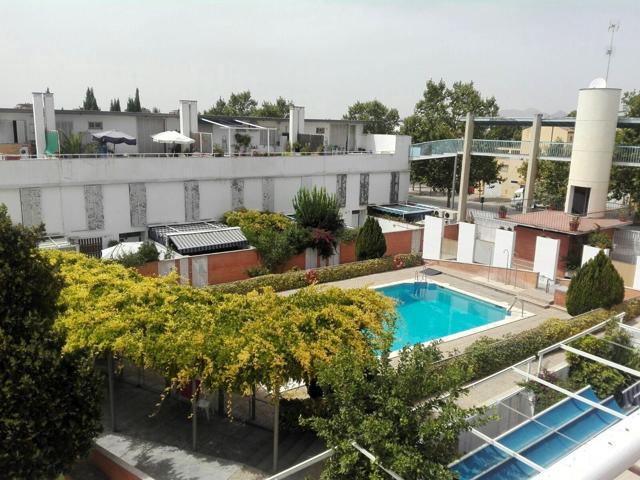 Apartamento con terraza en urbanización con piscina junto Estación de Autobuses photo 0