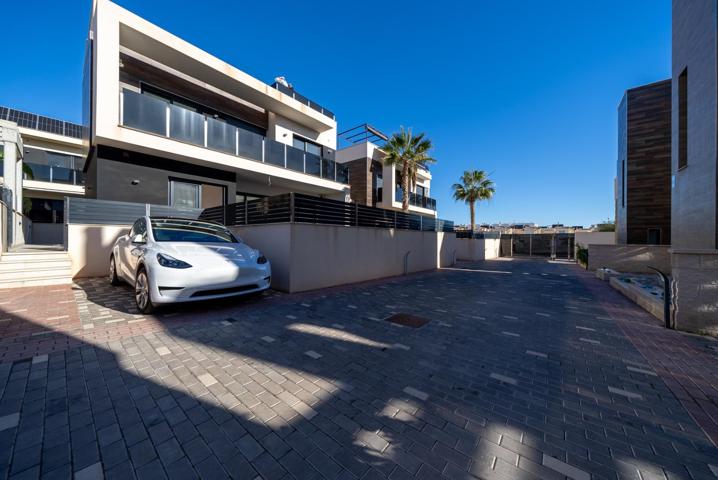 ¡Se vende nueva casa independiente en Orihuela! photo 0