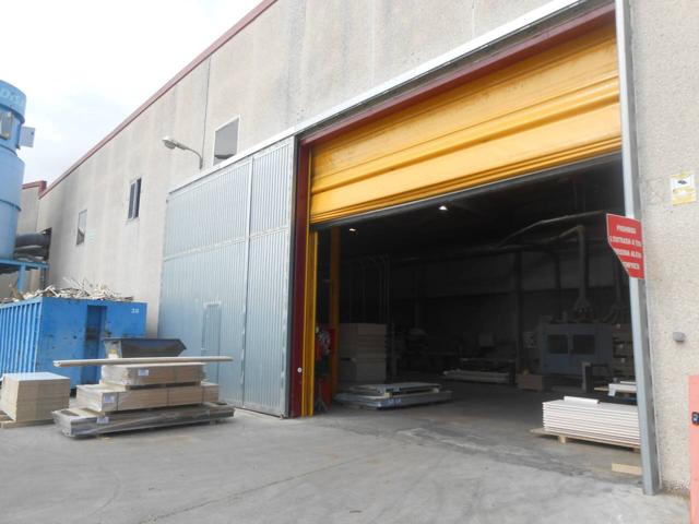 Nave industrial en venta en Torre-romeu photo 0