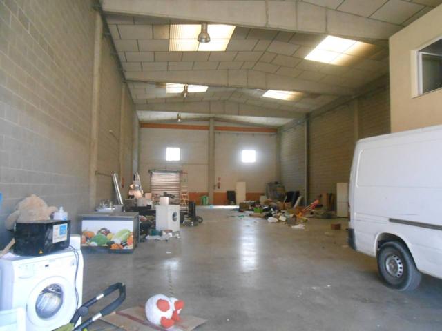 Nave comercial en venta en Castellar del Vallès photo 0