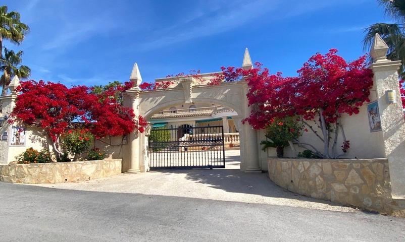 Villa En venta en L'Alfàs del Pi photo 0