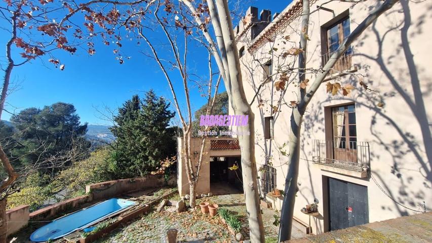 Propiedad única en la zona photo 0