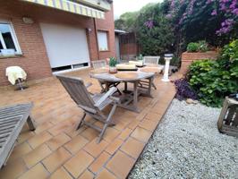 Planta baja con precioso jardin photo 0