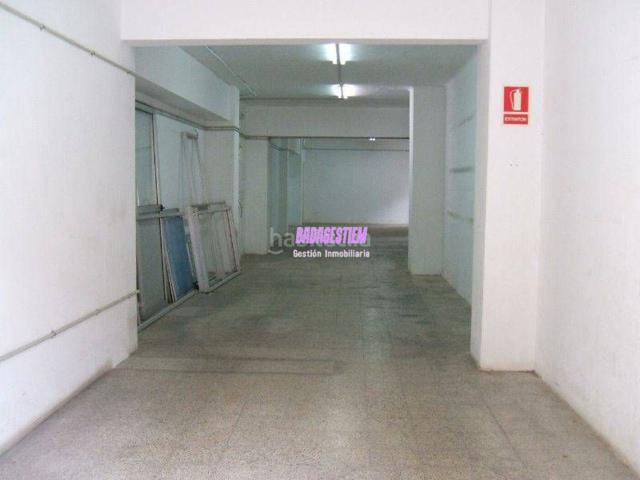 CON VADO Y ENTRADA DE VEHÍCULO photo 0