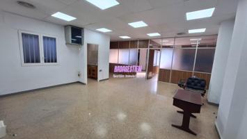 LOCAL COMERCIAL A PIE DE CALLE photo 0