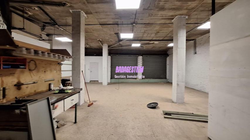 Con entrada para vehiculo photo 0