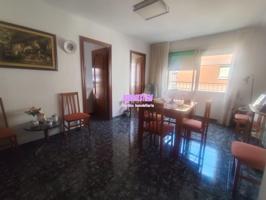 PISO EN VENTA ZONA LLEFIÀ photo 0
