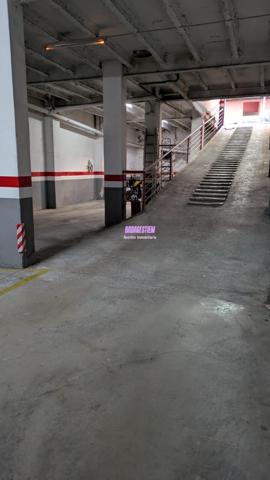 Plaza de Aparcamiento en Alquiler para Coche Mediano en Calle Calderón de la Barca, Badalona photo 0