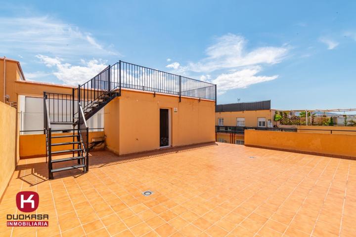 Precioso ático dúplex en Churriana de la Vega photo 0