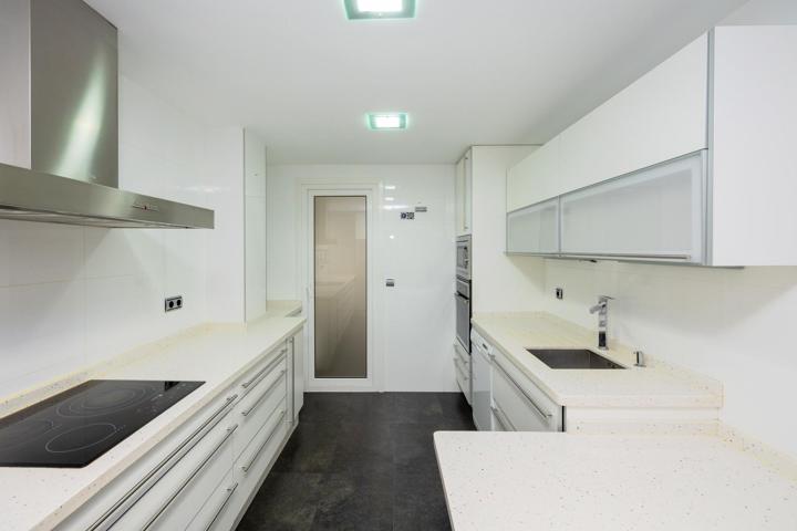 Piso en Calle Aben Humeya, Granada. photo 0