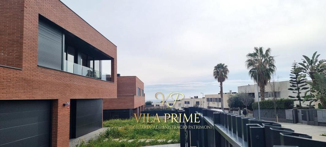PRECIOSO CHALET OBRA NUEVA EN LA PRESTIGIOSA URB. CAN QUIRZE (MATARO) photo 0