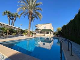 Chalet de dos plantas con 4 habitaciones y Piscina en Carretera de Santa Pola. photo 0