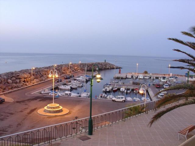 ESTUPENDA CASA CON VISTAS AL MAR CON ENCANTO MEDITERRÁNO PARA REFORMAR EN VILLARICOS photo 0