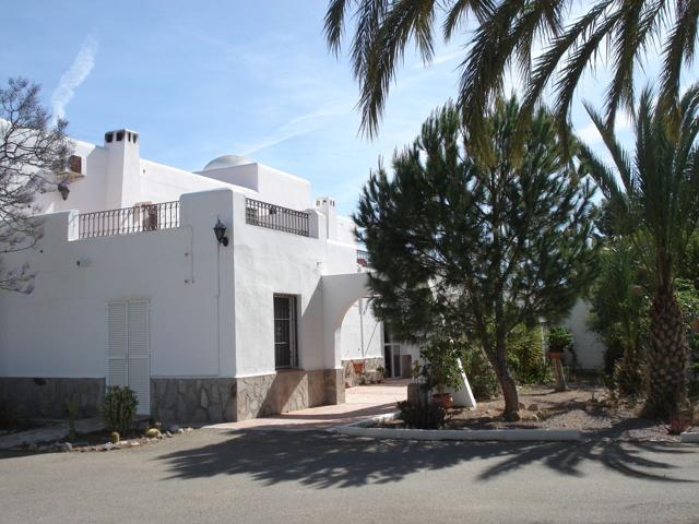 Restaurante con zona de terraza y aparcamiento, finca y cortijo en Vera photo 0