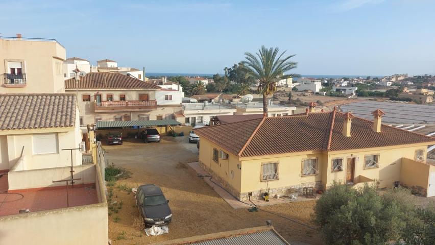 Triplex de 3 dormitorios con terraza y garaje privado en Palomares photo 0