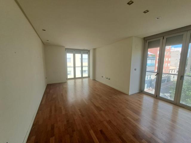 Piso de 3 Habitaciones y 2 Baños de Obra nueva en el centro de ELCHE photo 0