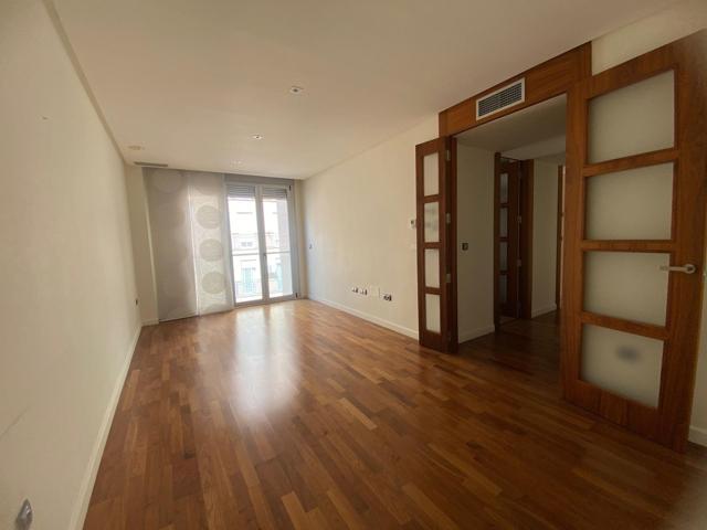 Piso de 2 Habitaciones Y 2 Baños en el Centro de ELCHE. photo 0