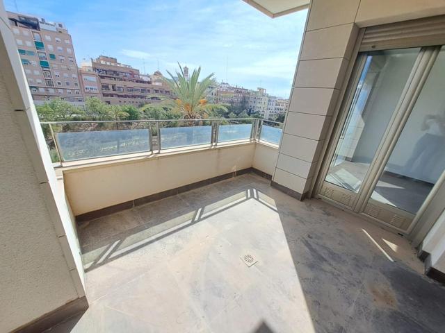 Piso de 3 Habitaciones y 2 Baños con vistas al rio, centro de Elche photo 0