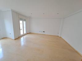 Piso de 3 Habitaciones y 2 Baños zona corazón de Jesús ,Elche. photo 0