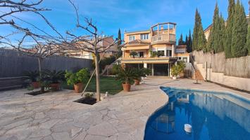 Chalet de 5 dormitorios con piscina en Altorreal, Murcia photo 0