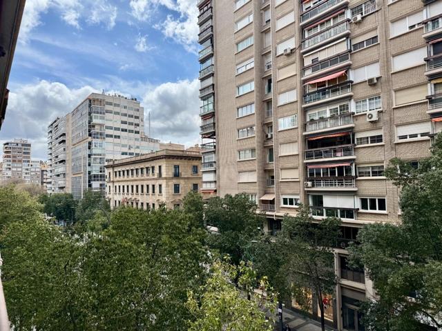 Piso de 8 dormitorios en Gran Vía photo 0