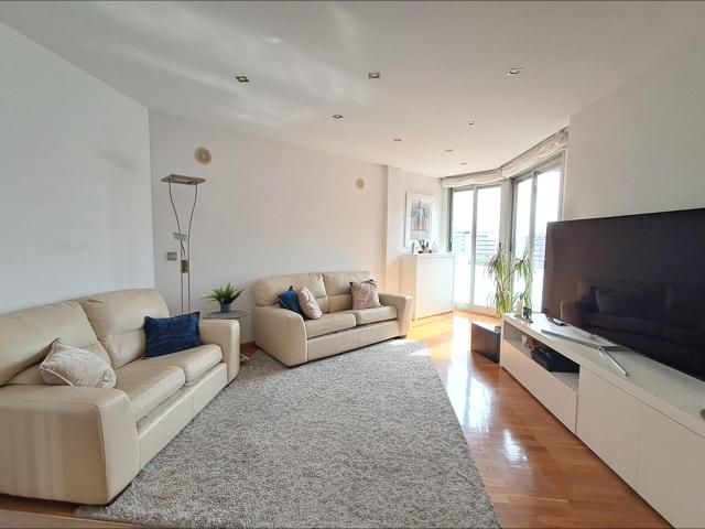 Piso en venta de 3 dormitorios con terraza y garaje doble en Juan Carlos I, Murcia photo 0