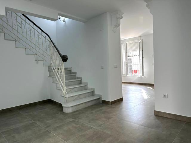 Vivienda unifamiliar de 3 dormitorios y 3 baños con terraza y patio en Molina de Segura, Murcia photo 0