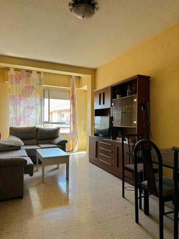 Piso de 4 habitaciones y 2 baños en Vistalegre photo 0