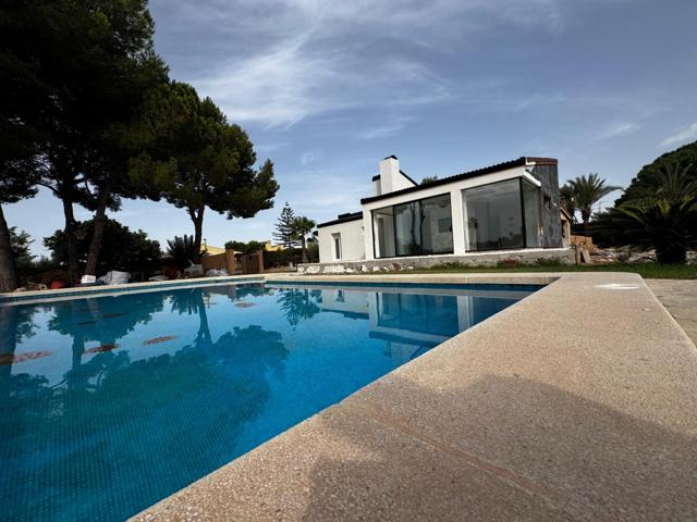 Espectacular Chalet de 4 Habitaciones con piscina privada en Valverde, Elche photo 0