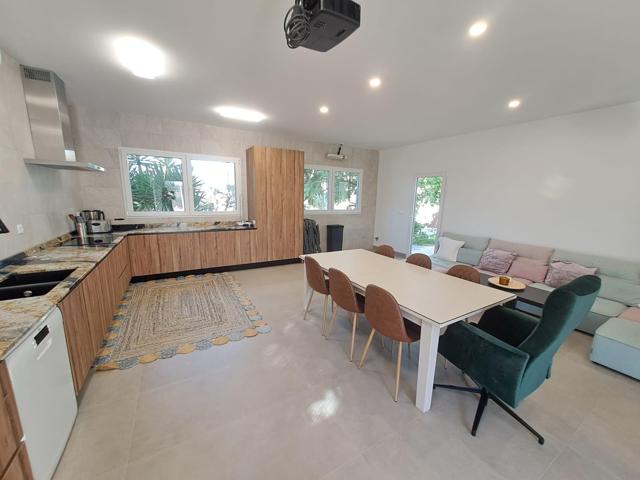 Chalet de diseño con piscina privada zona Peña de las Águilas, Elche. photo 0