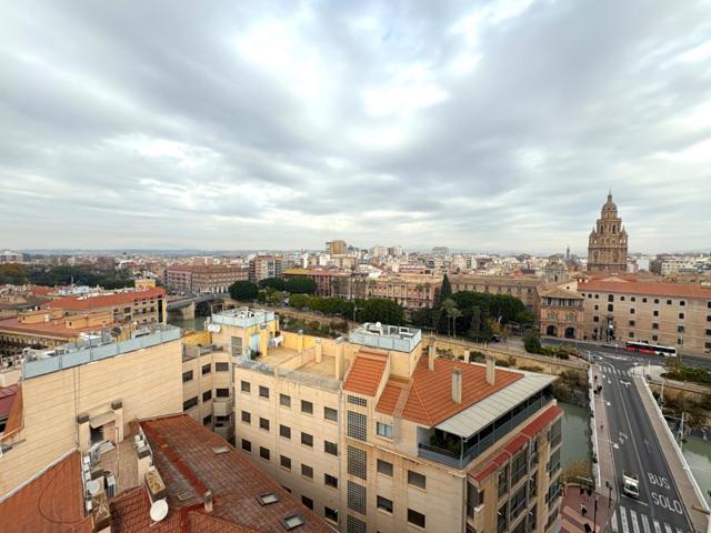 Piso de 4 dormitorios con garaje en centro de Murcia photo 0