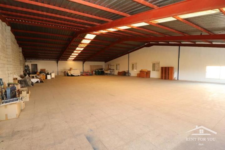 Nave industrial en alquiiler photo 0