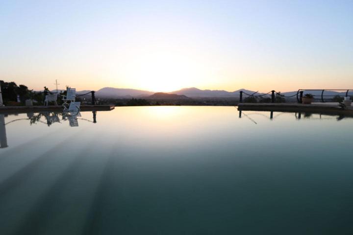 Chalet independiente en el campo photo 0