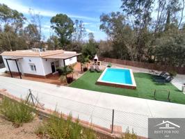 Chalet independiente en el campo photo 0