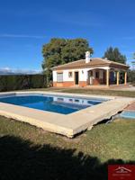 Chalet independiente en el campo photo 0