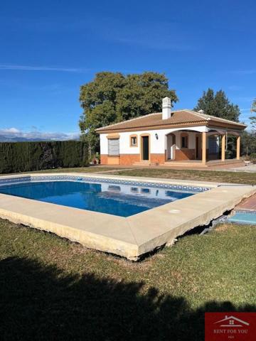 Chalet independiente en el campo photo 0