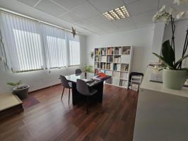 OFICINA MUY LUMINOSA photo 0