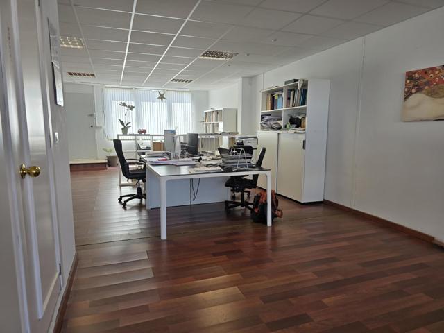 OFICINA MUY LUMINOSA photo 0