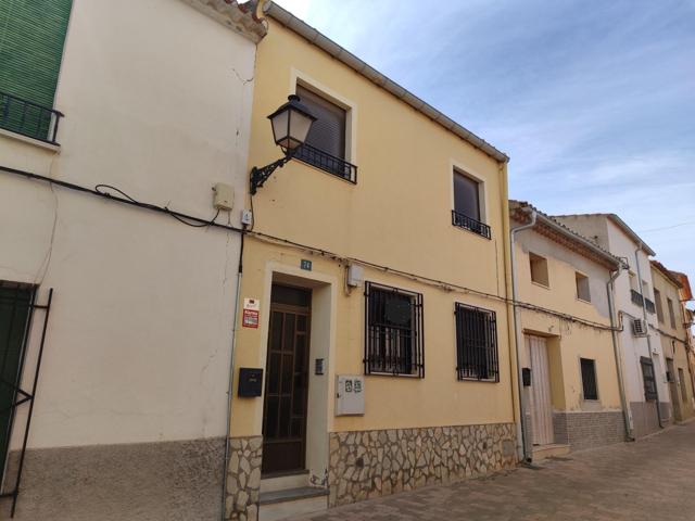 CASA SEMIREFORMADA EN EL CASCO HISTORICO DE ALMANSA photo 0