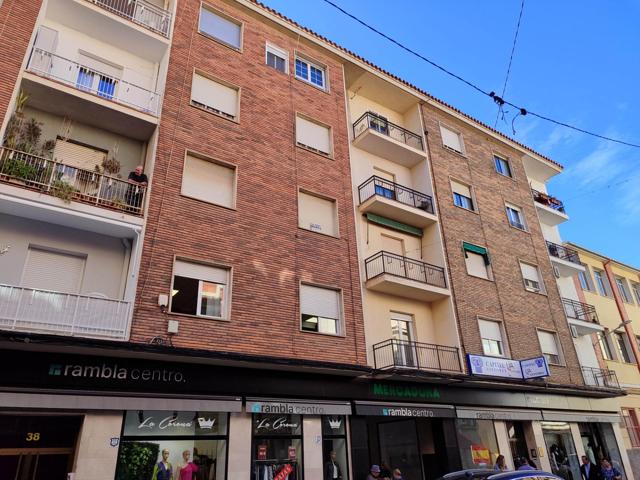 VIVIENDA COMPLETAMENTE REFORMADA. PRIMERAS CALIDADES Y TOTALMENTE EQUIPADO. photo 0