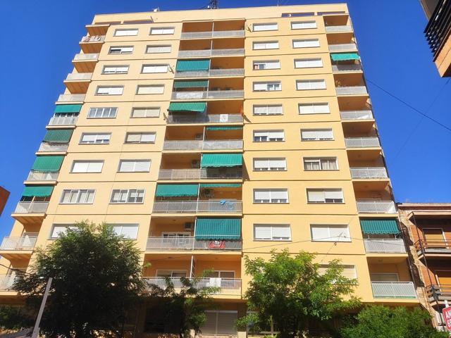 VIVIENDA DE 4 DORMITORIOS MUY CENTRICO photo 0