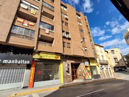 ESPECTACULAR VIVIENDA, CENTRICA Y CON DOS PLAZAS DE GARAJE photo 0
